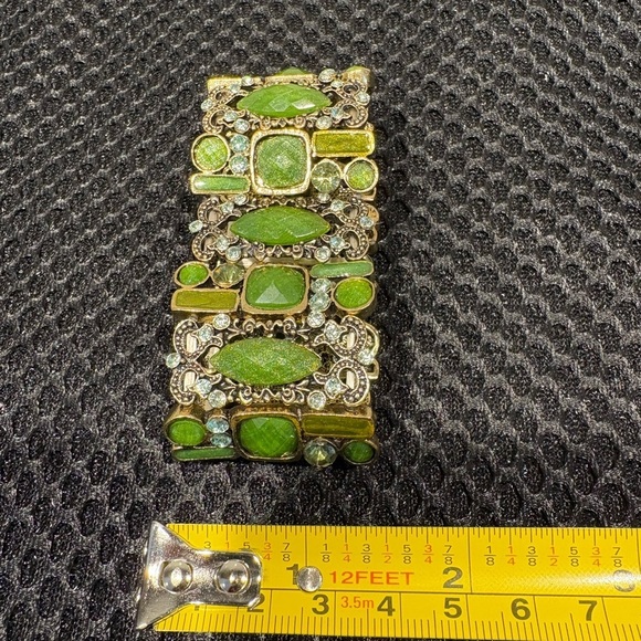 Bold Vintage Inspired Green Gold Tone Bracelet - Picture 7 of 10